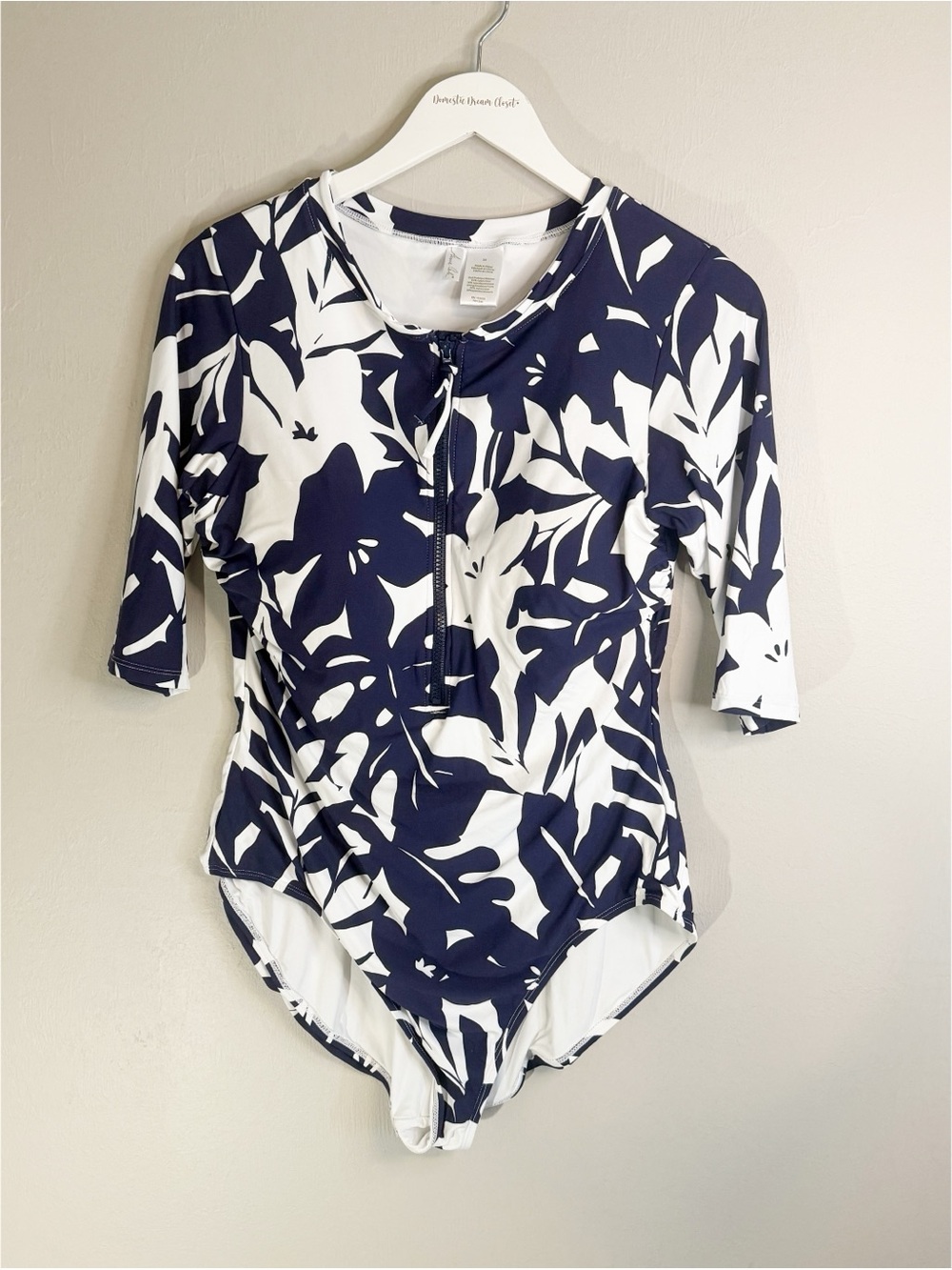 ANNE COLE Womenβs Blue White Floral HALF ZIP FRONT RASH GUARD Swimsuit Size 16.